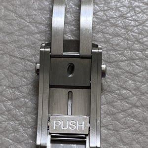 watchuseek clasp positioning.